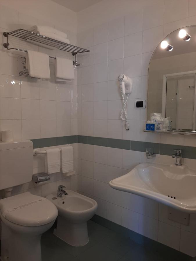 Hotel Tirreno جنوة المظهر الخارجي الصورة
