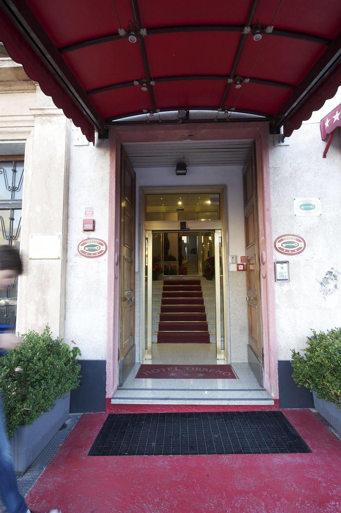 Hotel Tirreno جنوة المظهر الخارجي الصورة
